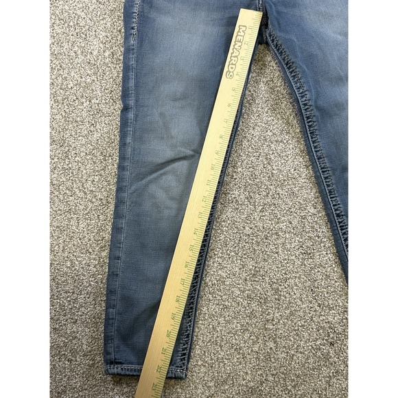 Silver Jeans Suki Capri Pockets Distressed Light Blue Size W26 L24 Womens - Picture 3 of 12